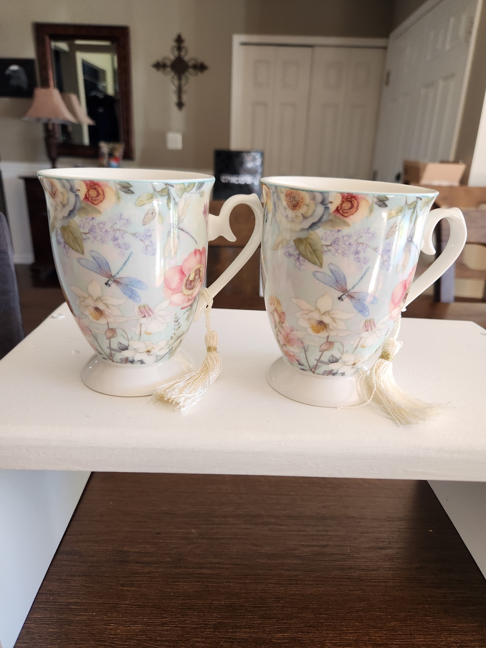 Pair Of 10oz Mugs With Dragon Flys & Flowers,Each One Comes With A Flowered Box - Picture 3 of 6